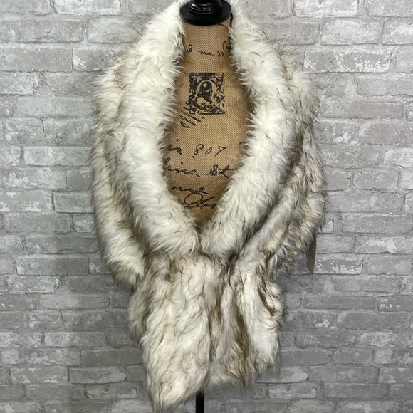 Wait for You! Faux Fur Wrap Stole - Picture 1 of 8